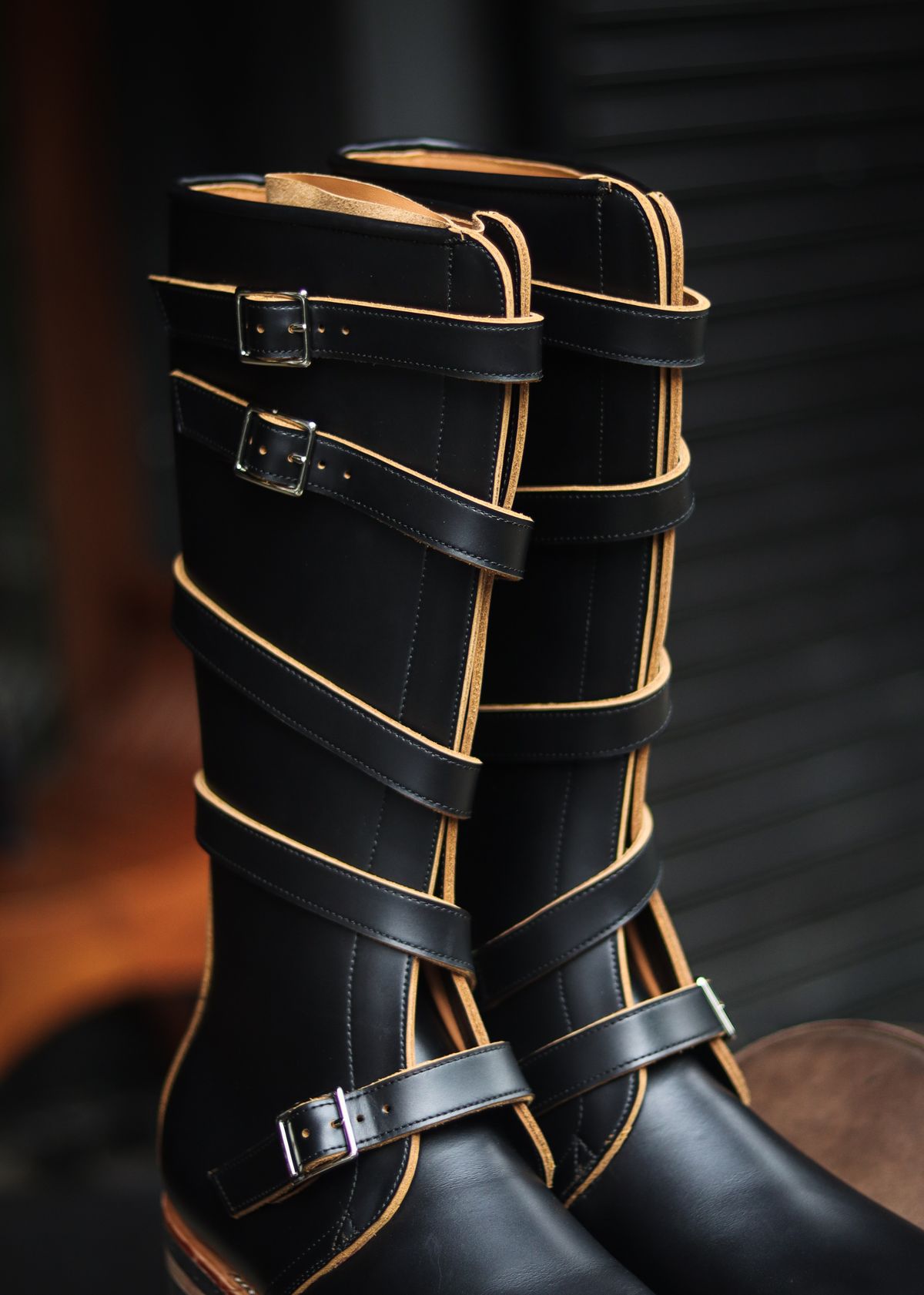 Photo by januardwijuang on September 28, 2025 of the Briselblack The Hanker Tanker Boots in S.B. Foot Tannery Black Dawson.