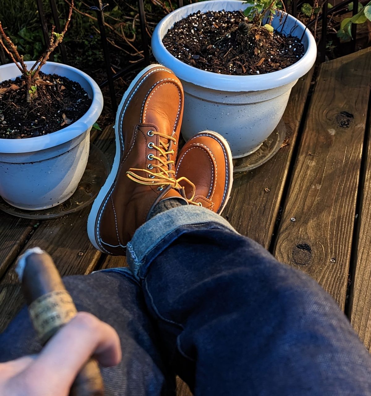 Photo by StinkyWizzleTeets14 on May 2, 2023 of the Red Wing 6-Inch Classic Moc in S.B. Foot Oro Legacy.