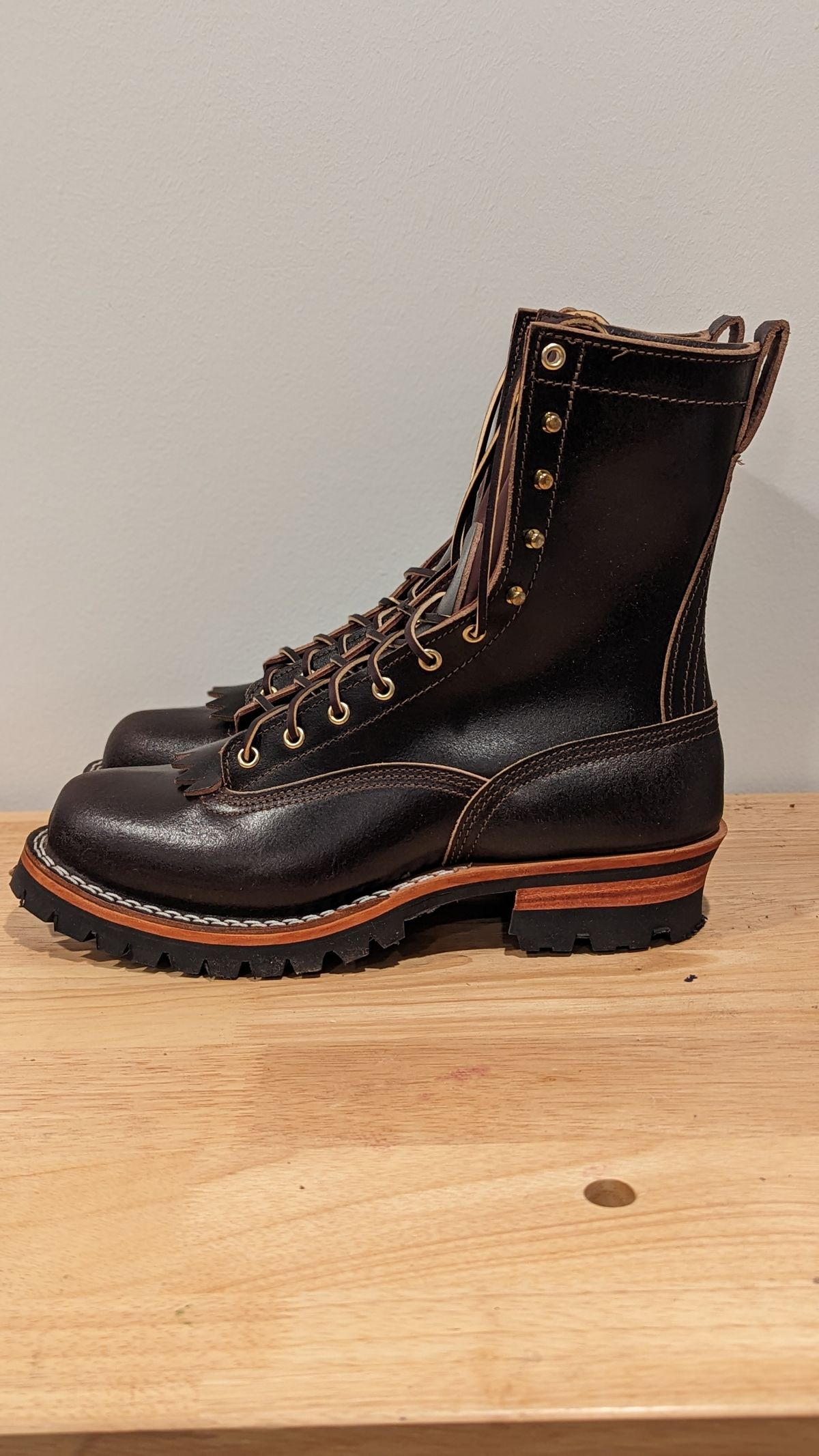 Photo by StinkyWizzleTeets14 on October 4, 2023 of the Nicks Lace to Toe Heritage in Horween Brown Waxed Flesh.
