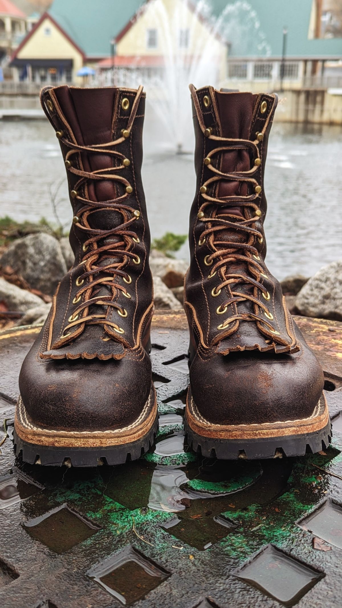 Photo by StinkyWizzleTeets14 on December 2, 2023 of the Nicks Lace to Toe Heritage in Horween Brown Waxed Flesh.
