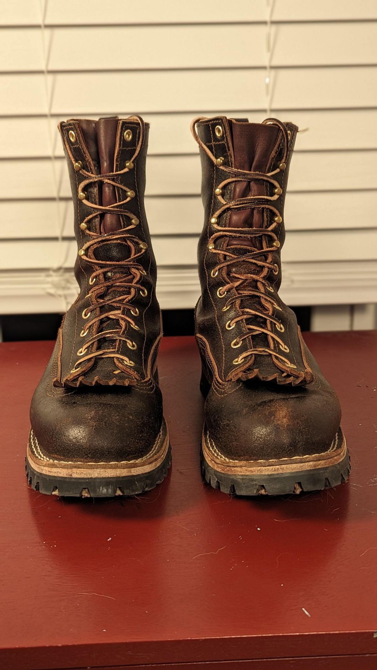 Photo by StinkyWizzleTeets14 on February 6, 2024 of the Nicks Lace to Toe Heritage in Horween Brown Waxed Flesh.