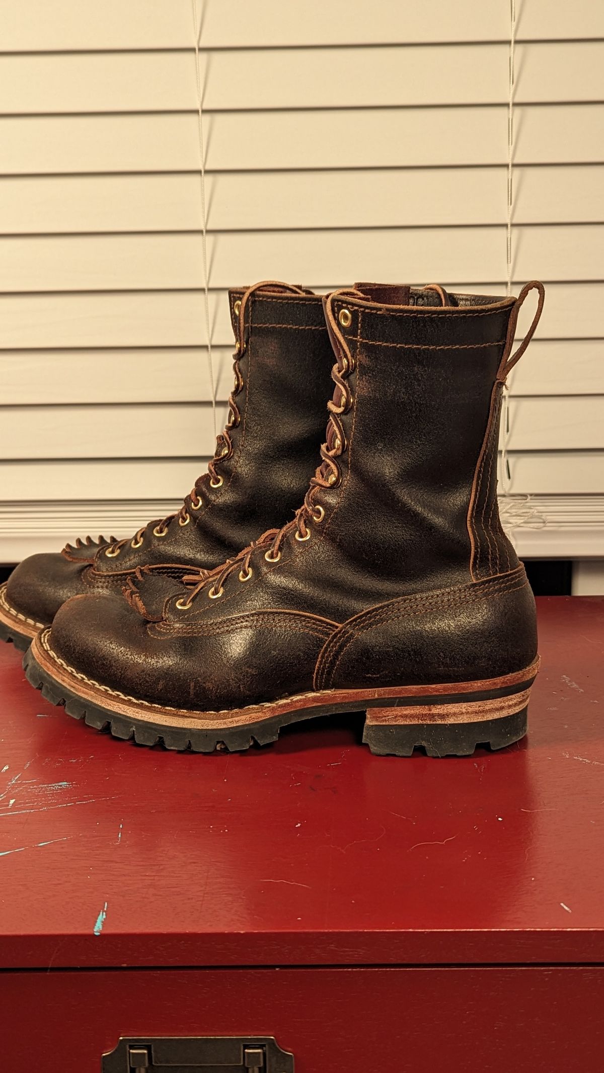 Photo by StinkyWizzleTeets14 on February 6, 2024 of the Nicks Lace to Toe Heritage in Horween Brown Waxed Flesh.
