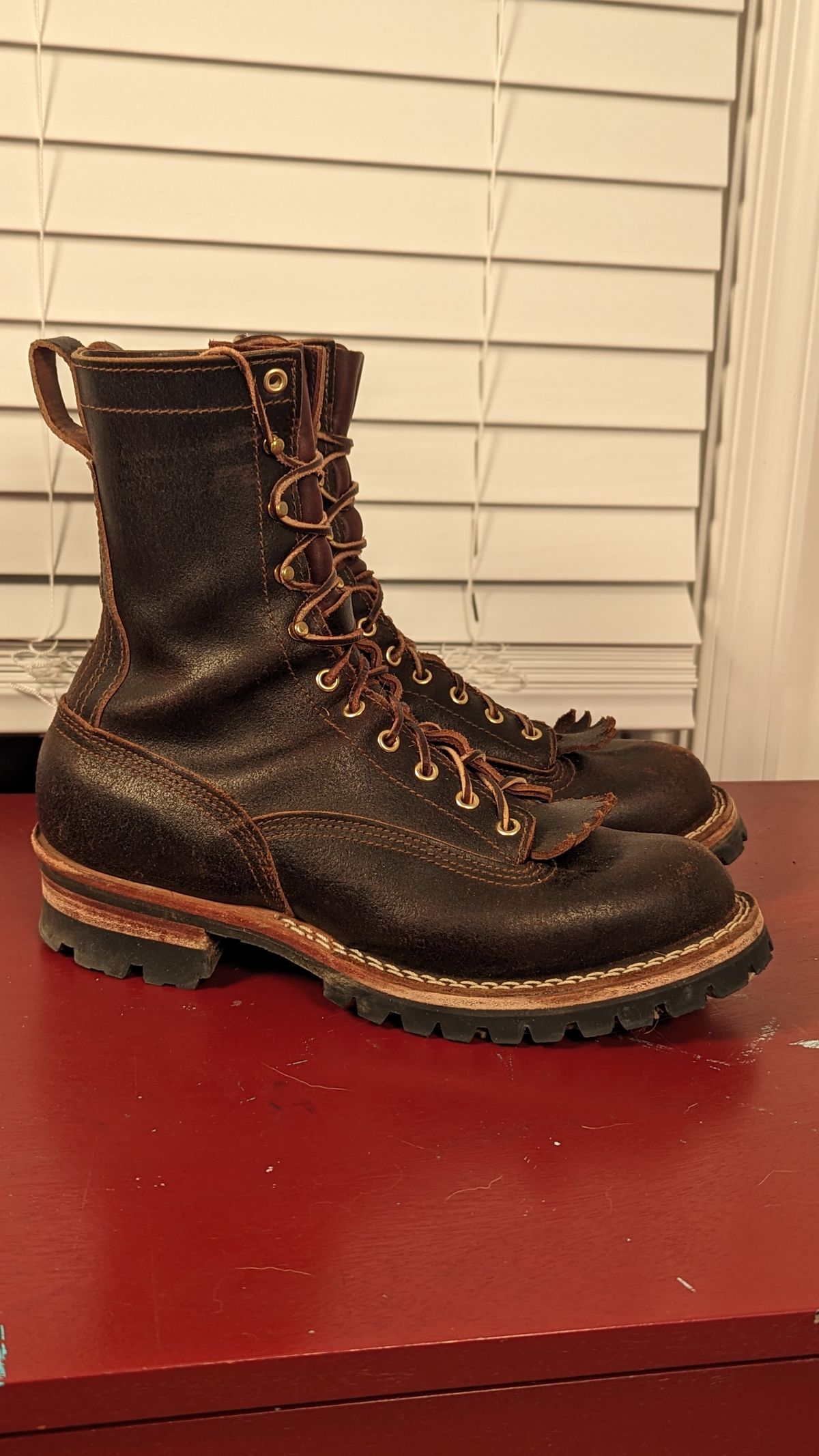 Photo by StinkyWizzleTeets14 on February 6, 2024 of the Nicks Lace to Toe Heritage in Horween Brown Waxed Flesh.