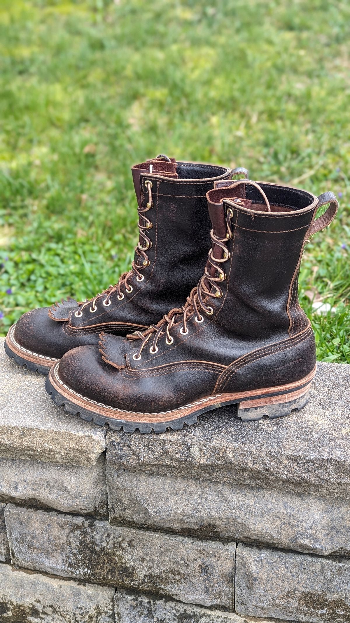 Photo by StinkyWizzleTeets14 on April 5, 2024 of the Nicks Lace to Toe Heritage in Horween Brown Waxed Flesh.