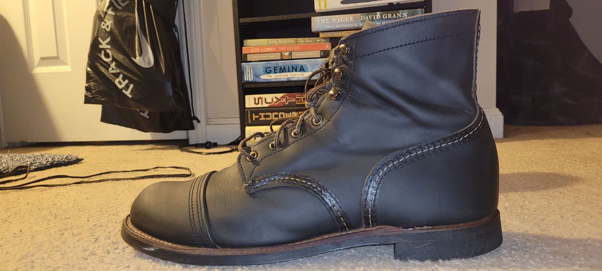 Photo by Omega on January 4, 2024 of the Red Wing Iron Ranger in S.B. Foot Charcoal Rough and Tough.