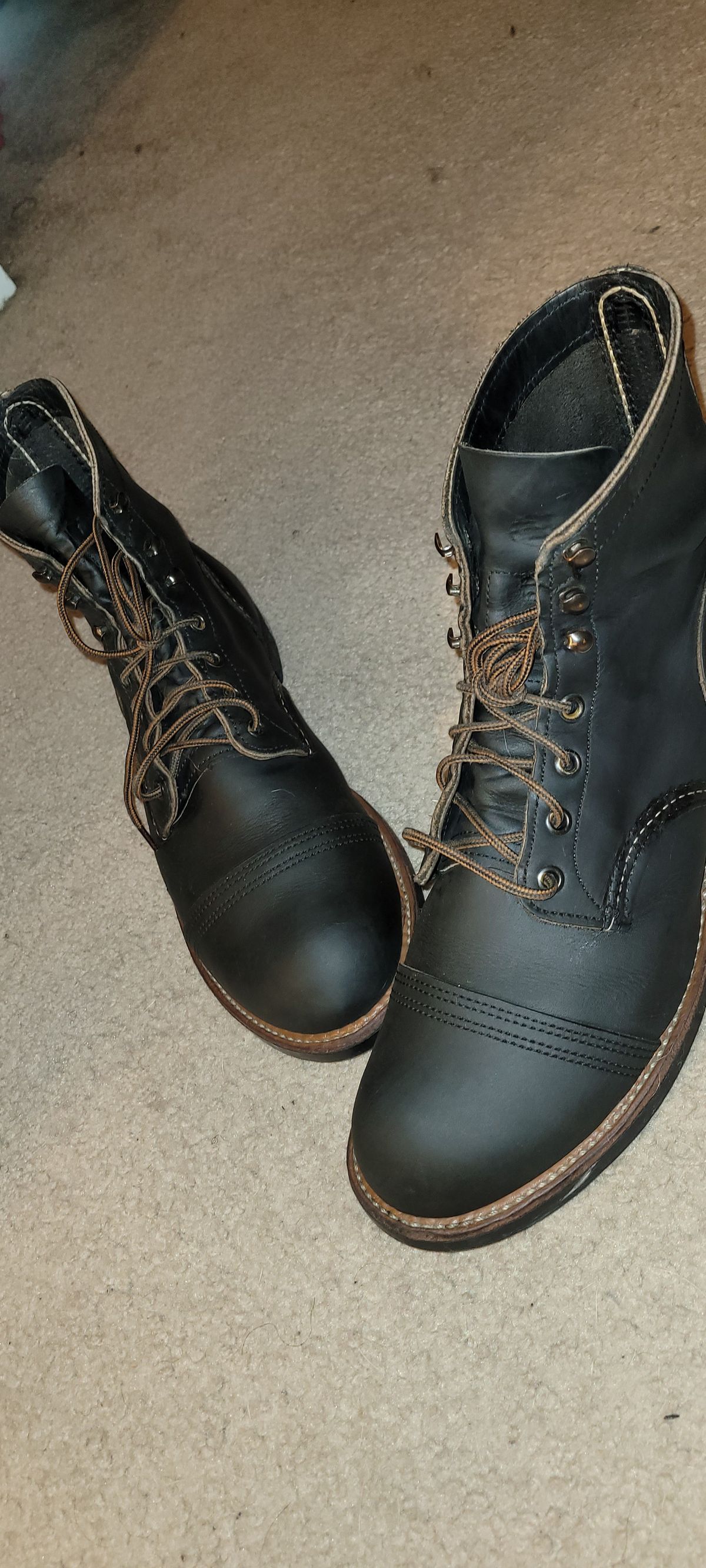 Photo by Omega on January 4, 2024 of the Red Wing Iron Ranger in S.B. Foot Charcoal Rough and Tough.