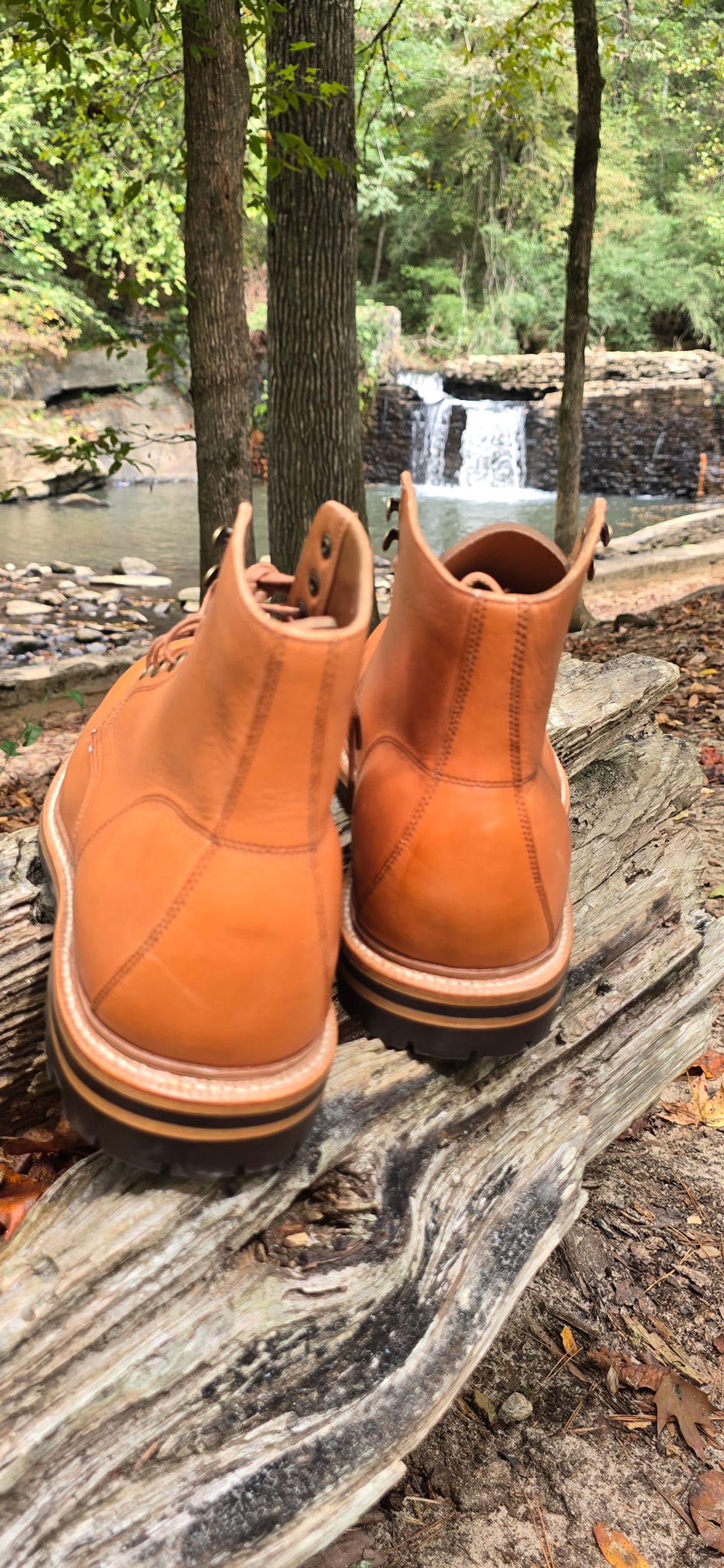 Photo by Rai on October 1, 2025 of the Grant Stone Brass Boot in Horween Tan Essex.