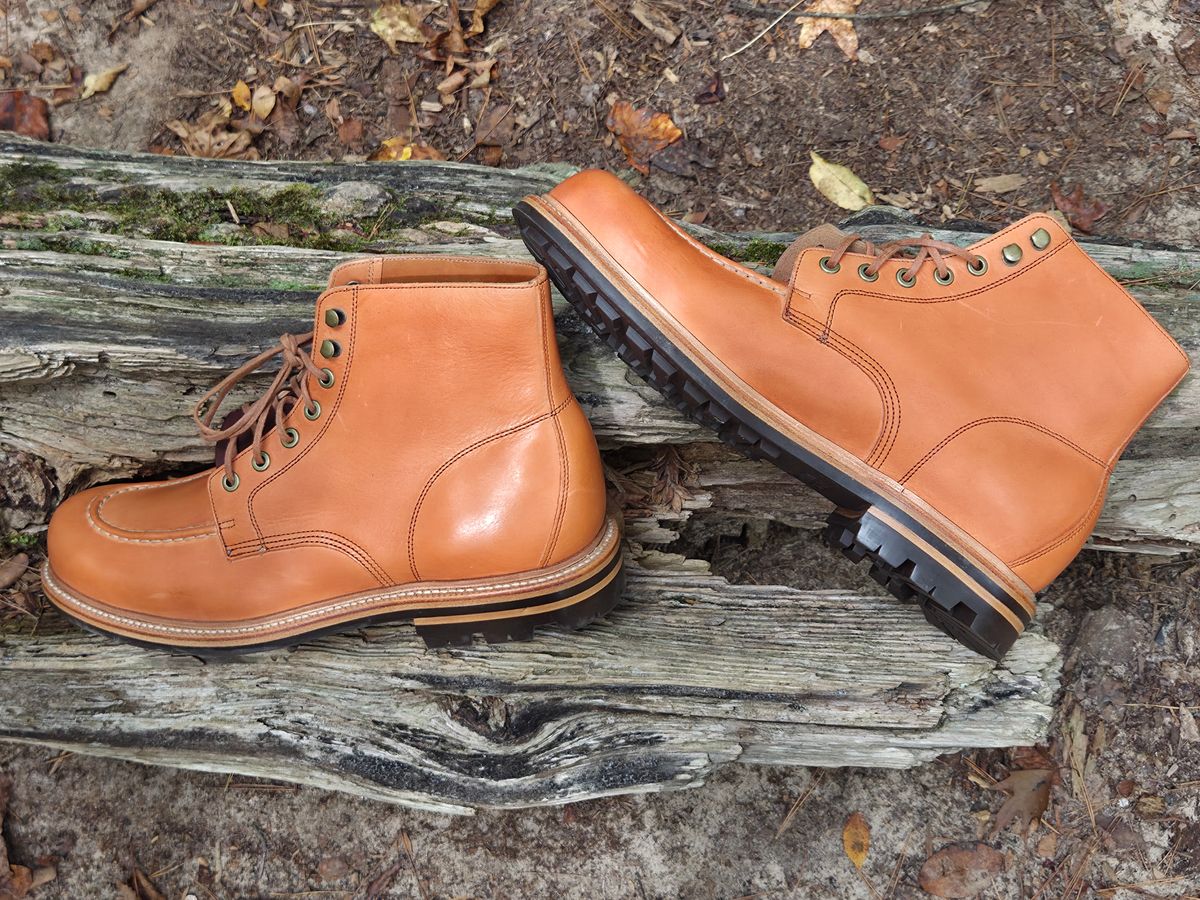 Photo by Rai on October 1, 2025 of the Grant Stone Brass Boot in Horween Tan Essex.