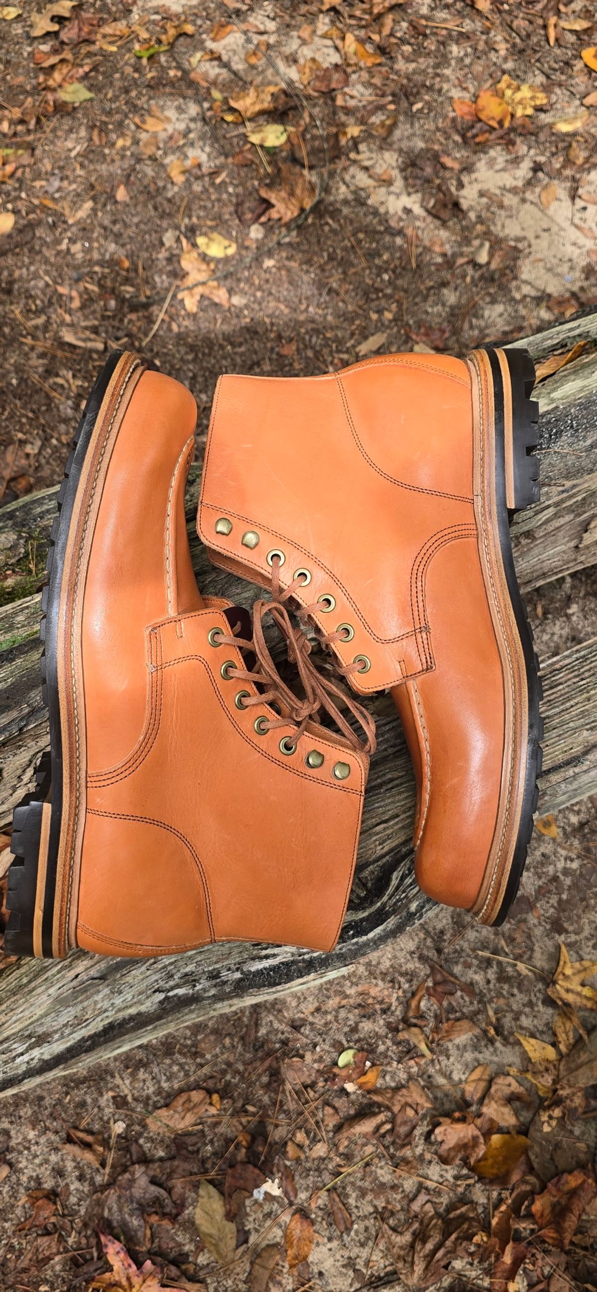 Photo by Rai on October 1, 2025 of the Grant Stone Brass Boot in Horween Tan Essex.