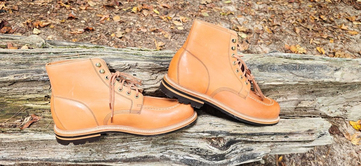 Photo by Rai on October 1, 2025 of the Grant Stone Brass Boot in Horween Tan Essex.