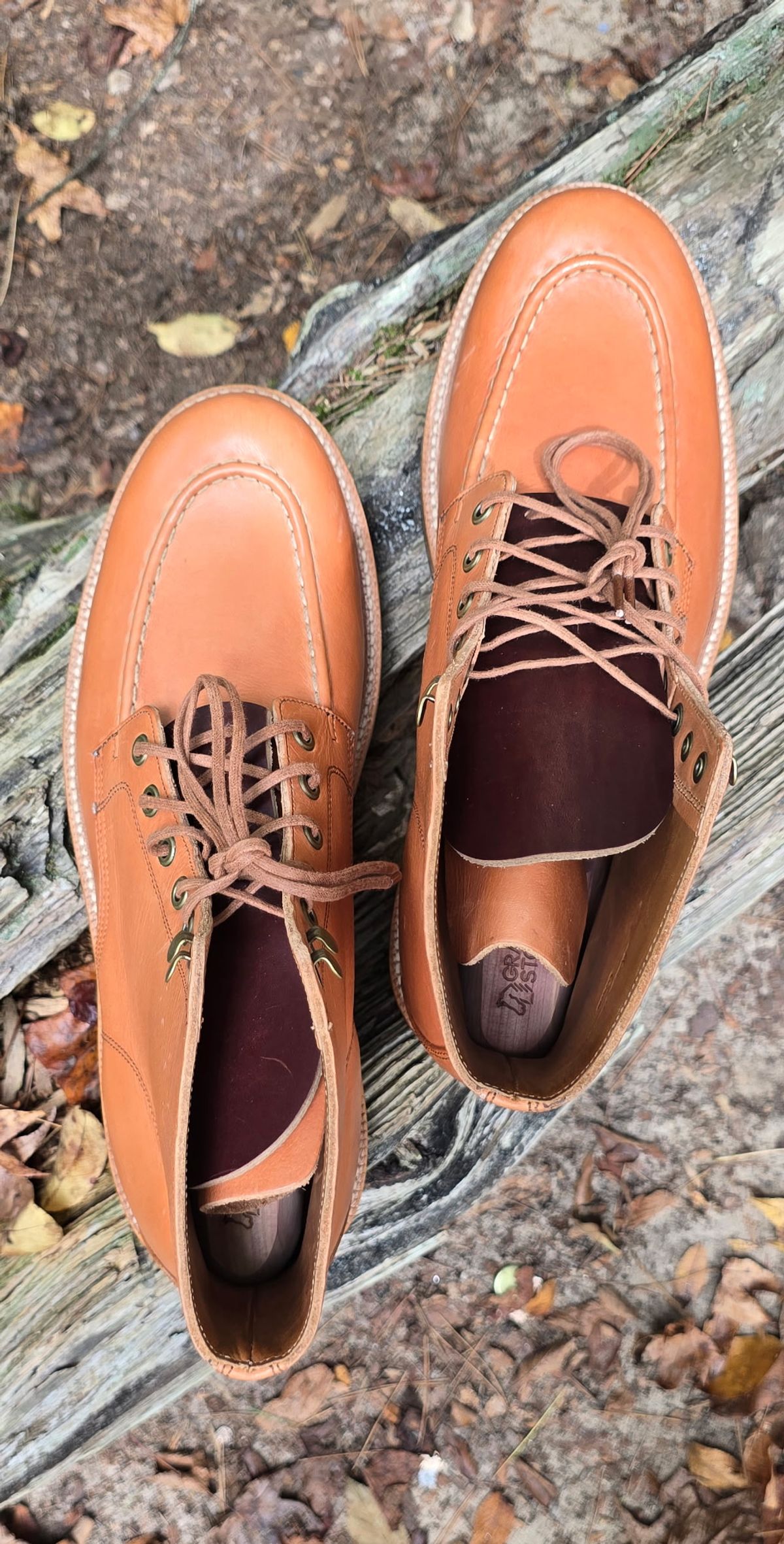 Photo by Rai on October 1, 2025 of the Grant Stone Brass Boot in Horween Tan Essex.