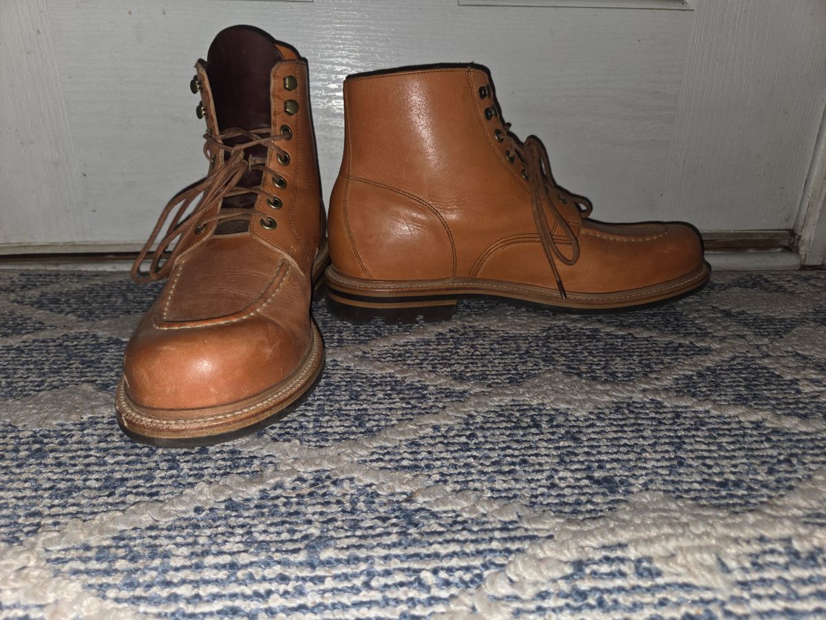 Photo by Rai on November 6, 2025 of the Grant Stone Brass Boot in Horween Tan Essex.