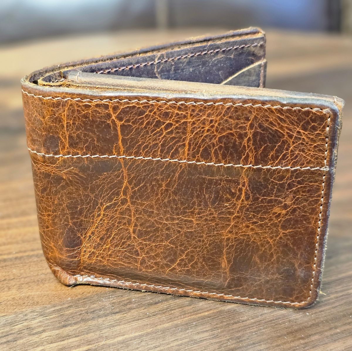 Photo by Mechanical_J on January 5, 2025 of the Duvall Leather Bifold Wallet With Window in Bison.