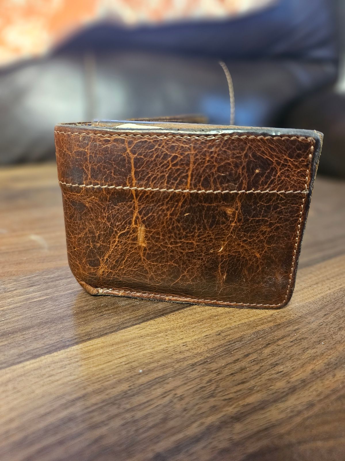 Photo by Mechanical_J on March 9, 2025 of the Duvall Leather Bifold Wallet With Window in Bison.