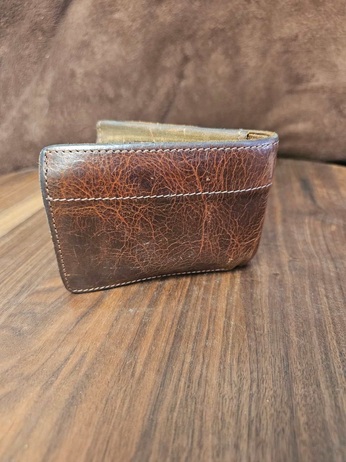 Photo by Mechanical_J on July 6, 2025 of the Duvall Leather Bifold Wallet With Window in Bison.