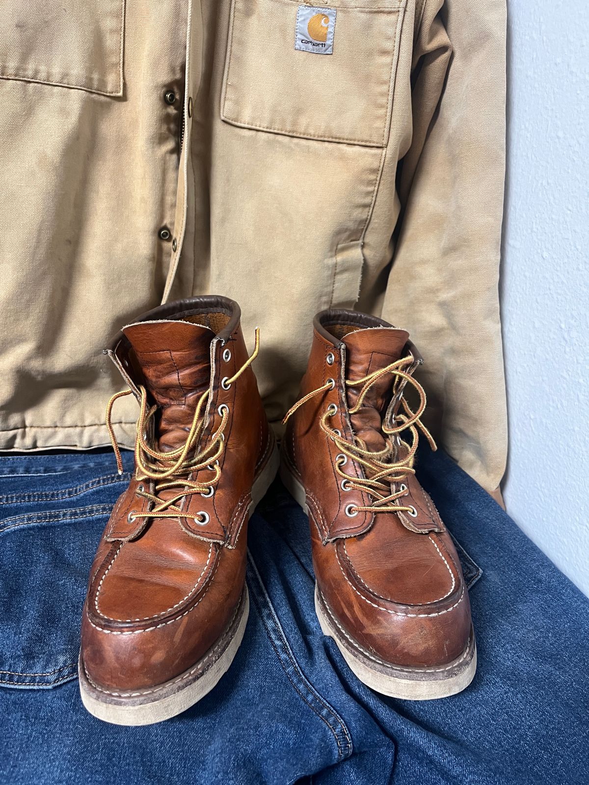 Photo by markiwang on November 3, 2023 of the Red Wing 8-Inch Classic Moc in S.B. Foot Oro Legacy.