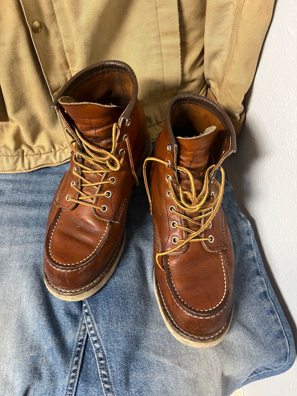 Photo by markiwang on December 5, 2023 of the Red Wing 8-Inch Classic Moc in S.B. Foot Oro Legacy.