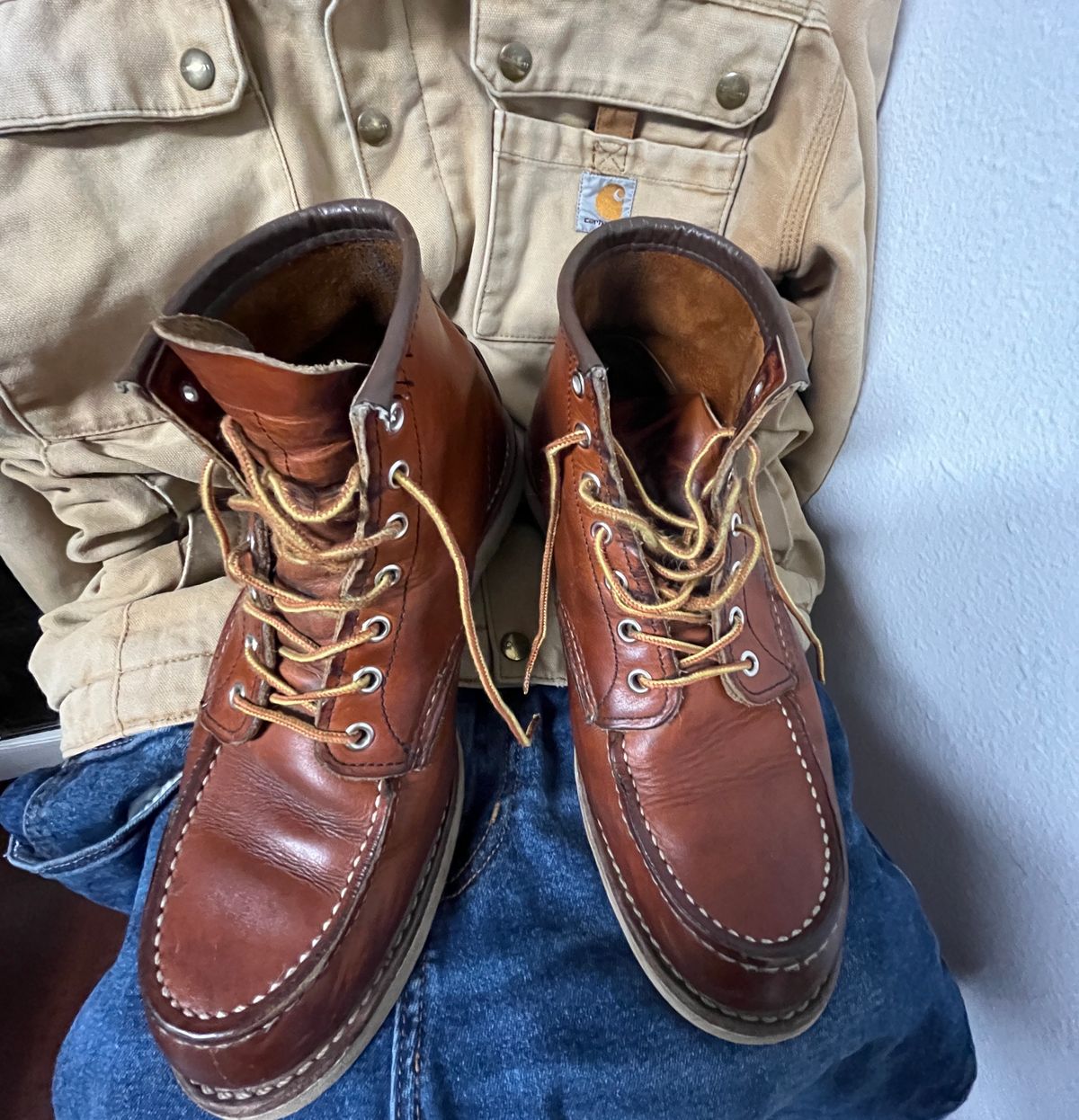 Photo by markiwang on January 5, 2024 of the Red Wing 8-Inch Classic Moc in S.B. Foot Oro Legacy.