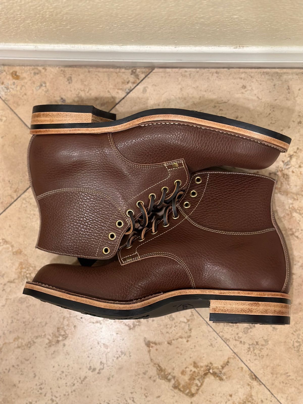 Photo by echang2 on October 4, 2023 of the Østmo Type I in Walnut Polar Grain.