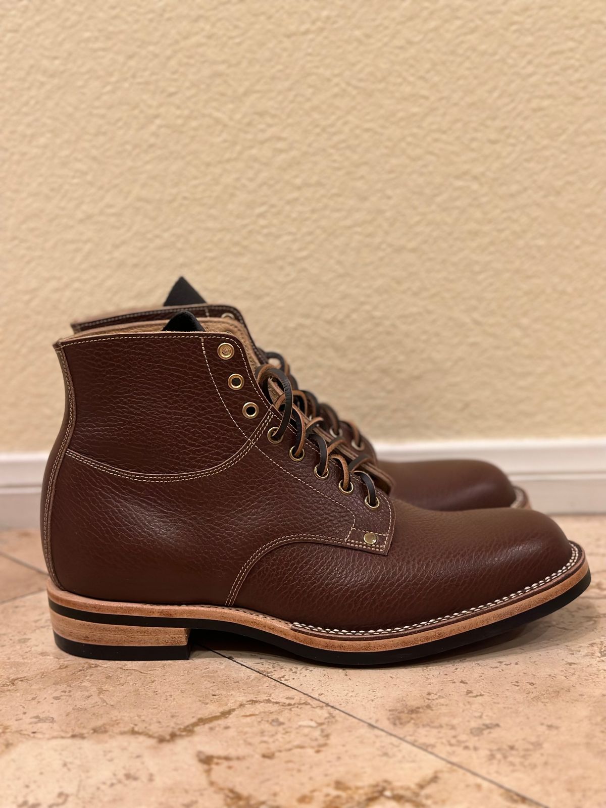 Photo by echang2 on October 4, 2023 of the Østmo Type I in Walnut Polar Grain.