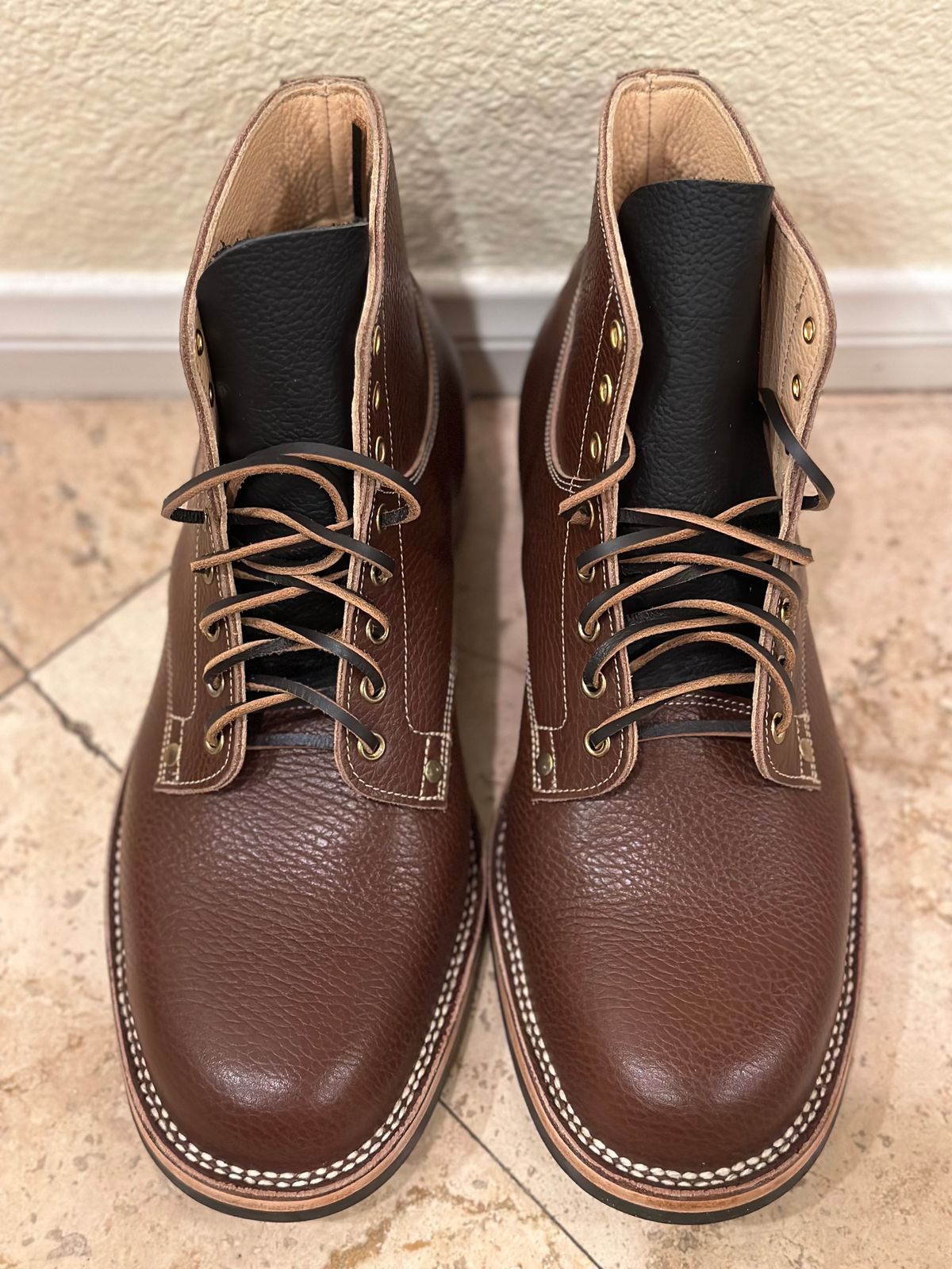 Photo by echang2 on October 4, 2023 of the Østmo Type I in Walnut Polar Grain.