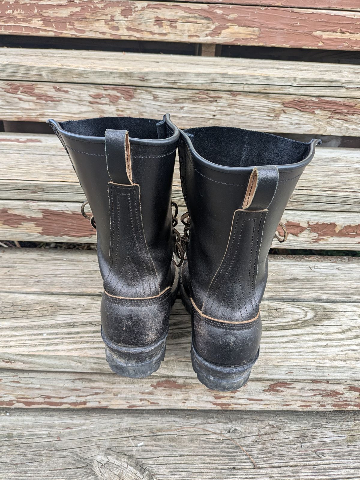 Photo by drunkishly on November 5, 2024 of the Nicks MTO in Horween Black Waxed Flesh.