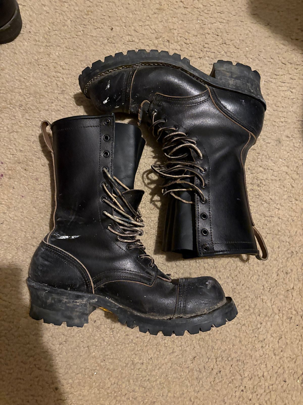 Photo by drunkishly on December 5, 2024 of the Nicks MTO in Horween Black Waxed Flesh.