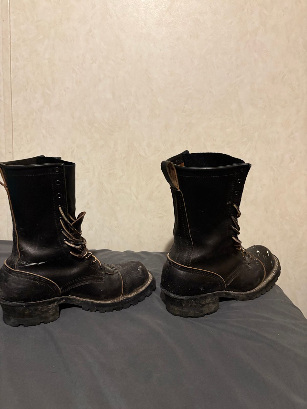 Photo by drunkishly on December 5, 2024 of the Nicks MTO in Horween Black Waxed Flesh.