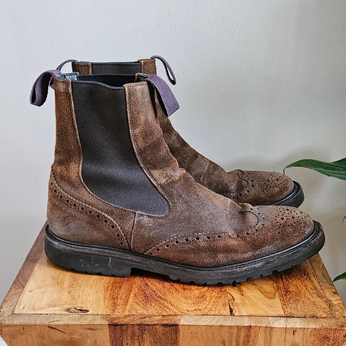 Photo by kudusole on January 3, 2024 of the Tricker's Henry Country Dealer Boot in C.F. Stead Snuff Waxed Suede.