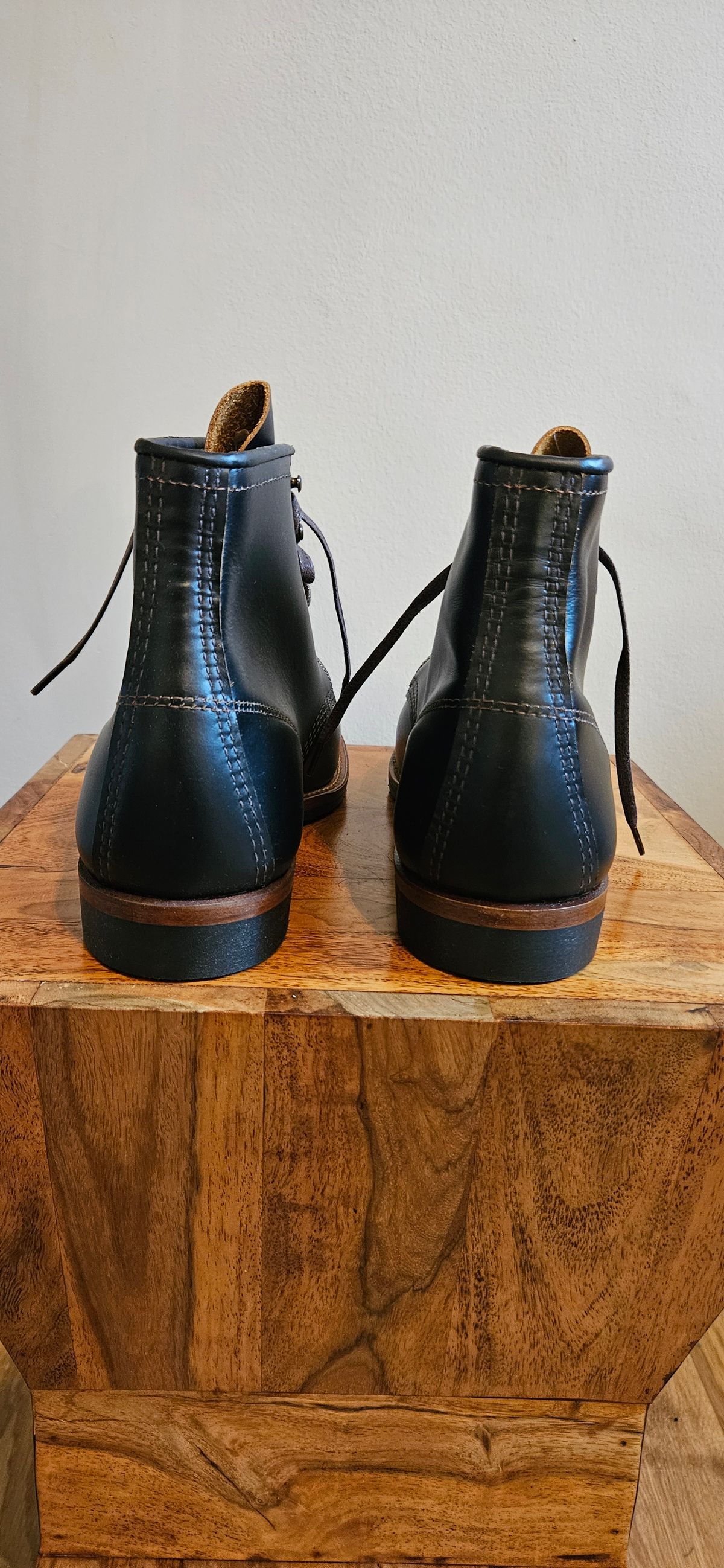 Photo by kudusole on November 2, 2023 of the Red Wing Beckman Flatbox in S.B. Foot Black Klondike.
