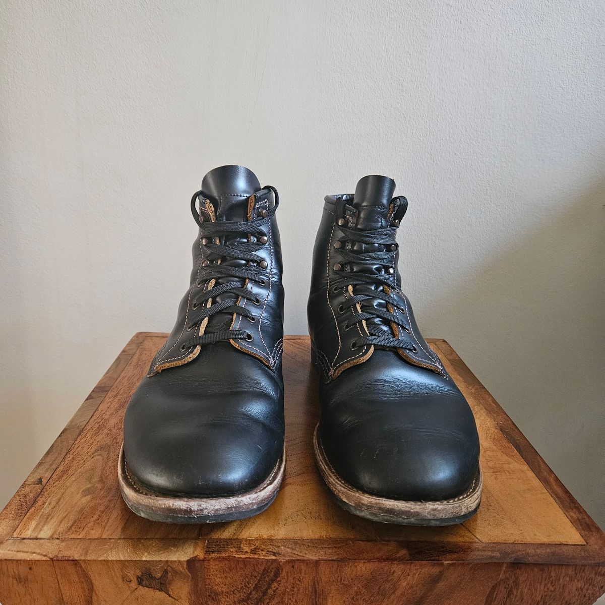 Photo by kudusole on February 1, 2024 of the Red Wing Beckman Flatbox in S.B. Foot Black Klondike.