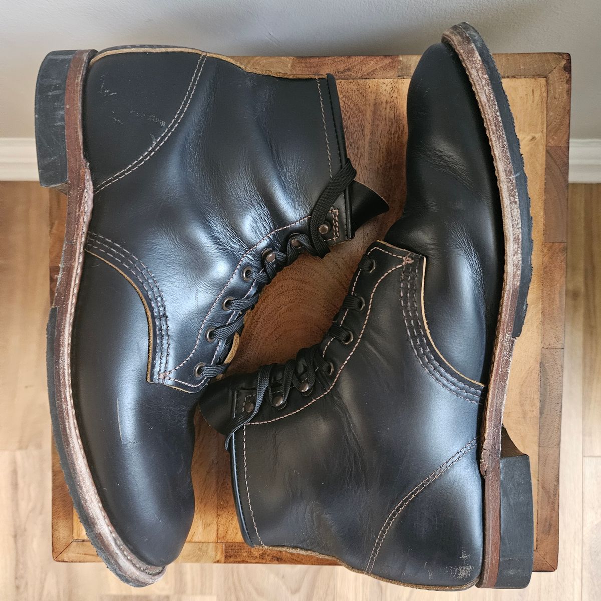 Photo by kudusole on February 1, 2024 of the Red Wing Beckman Flatbox in S.B. Foot Black Klondike.