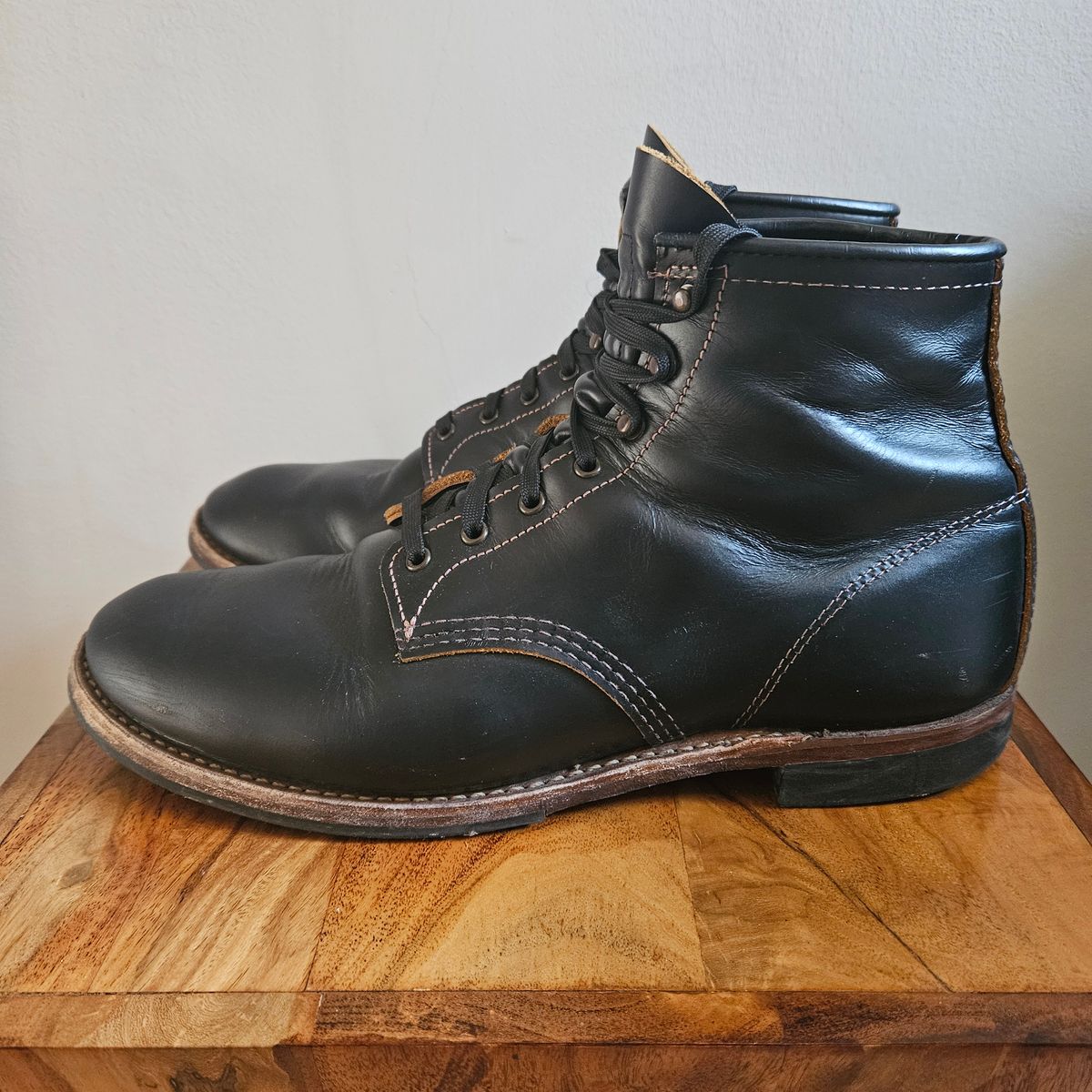 Photo by kudusole on February 1, 2024 of the Red Wing Beckman Flatbox in S.B. Foot Black Klondike.