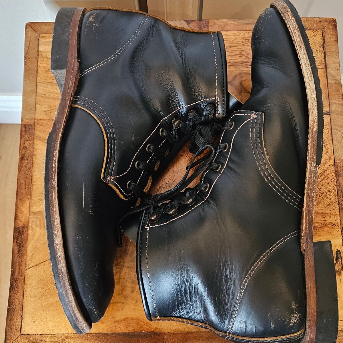 Photo by kudusole on March 3, 2024 of the Red Wing Beckman Flatbox in S.B. Foot Black Klondike.