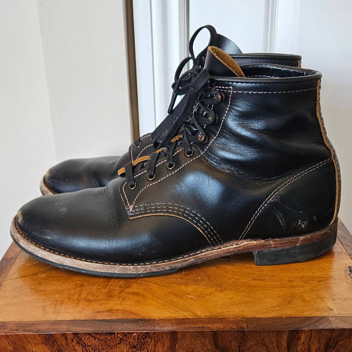 Photo by kudusole on March 3, 2024 of the Red Wing Beckman Flatbox in S.B. Foot Black Klondike.