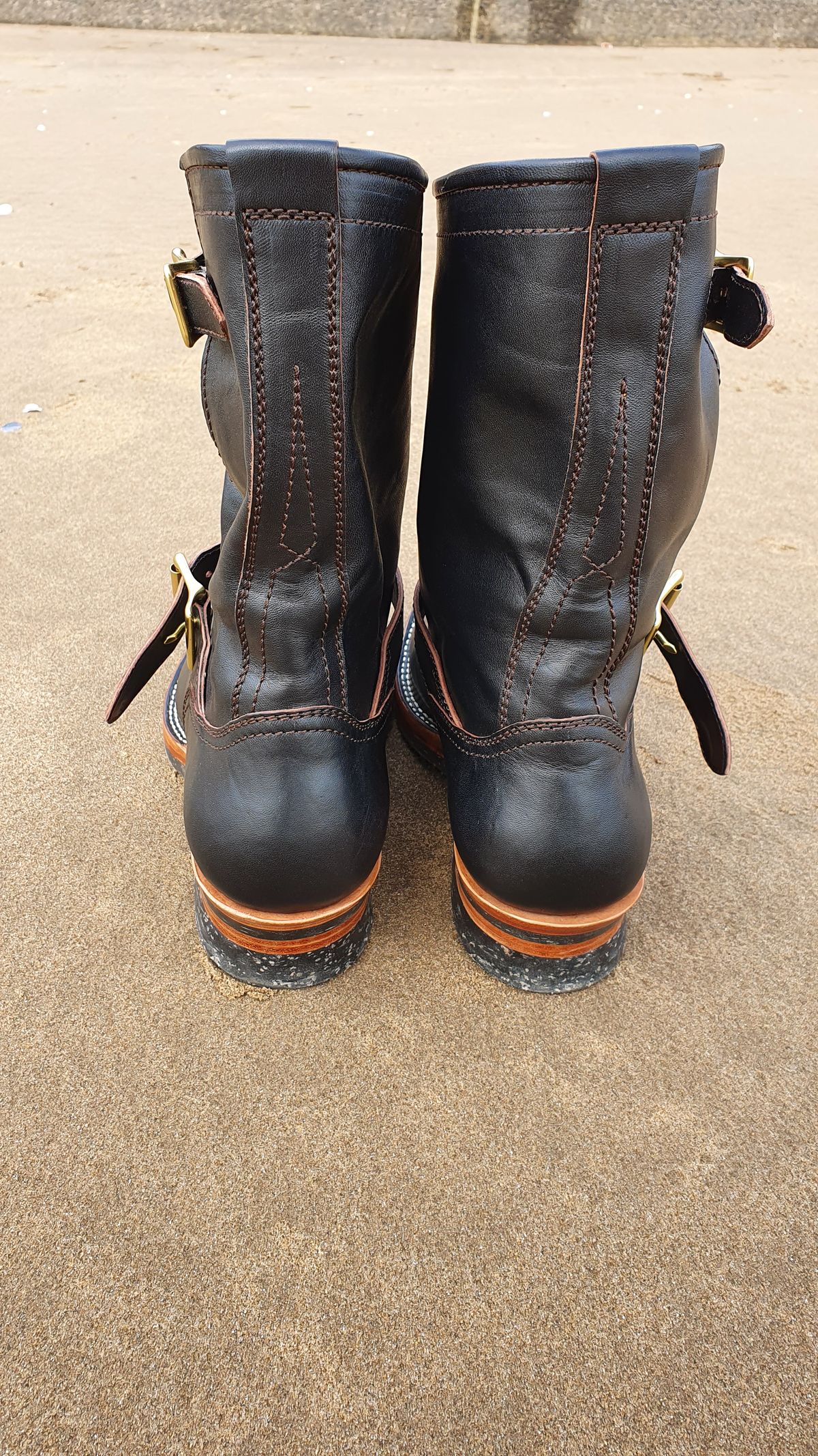 Photo by kudusole on October 1, 2022 of the Benzein The Keeper Engineer Boot in Shinki Black Latigo Teacore Horsehide.