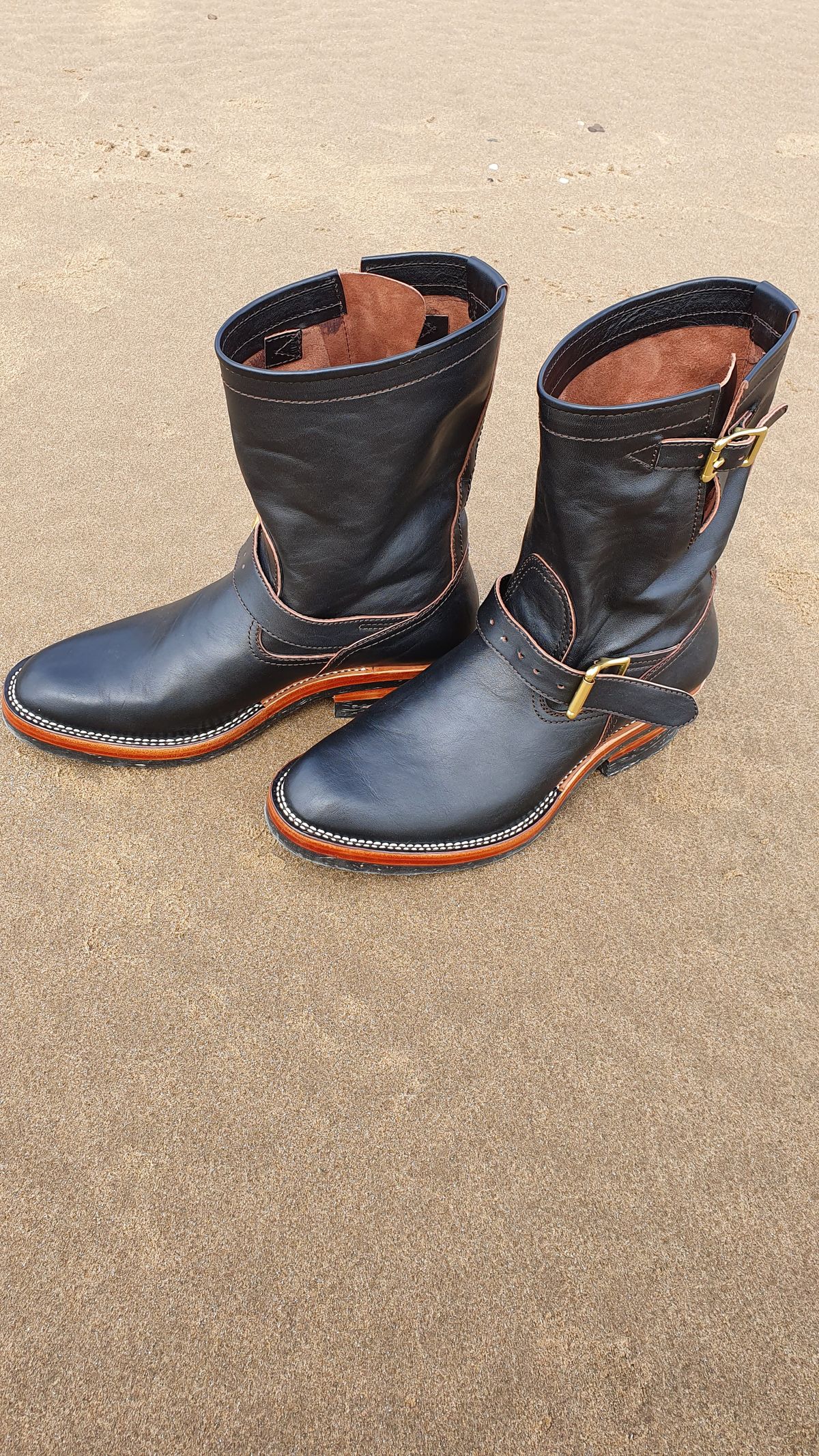 Photo by kudusole on October 1, 2022 of the Benzein The Keeper Engineer Boot in Shinki Black Latigo Teacore Horsehide.