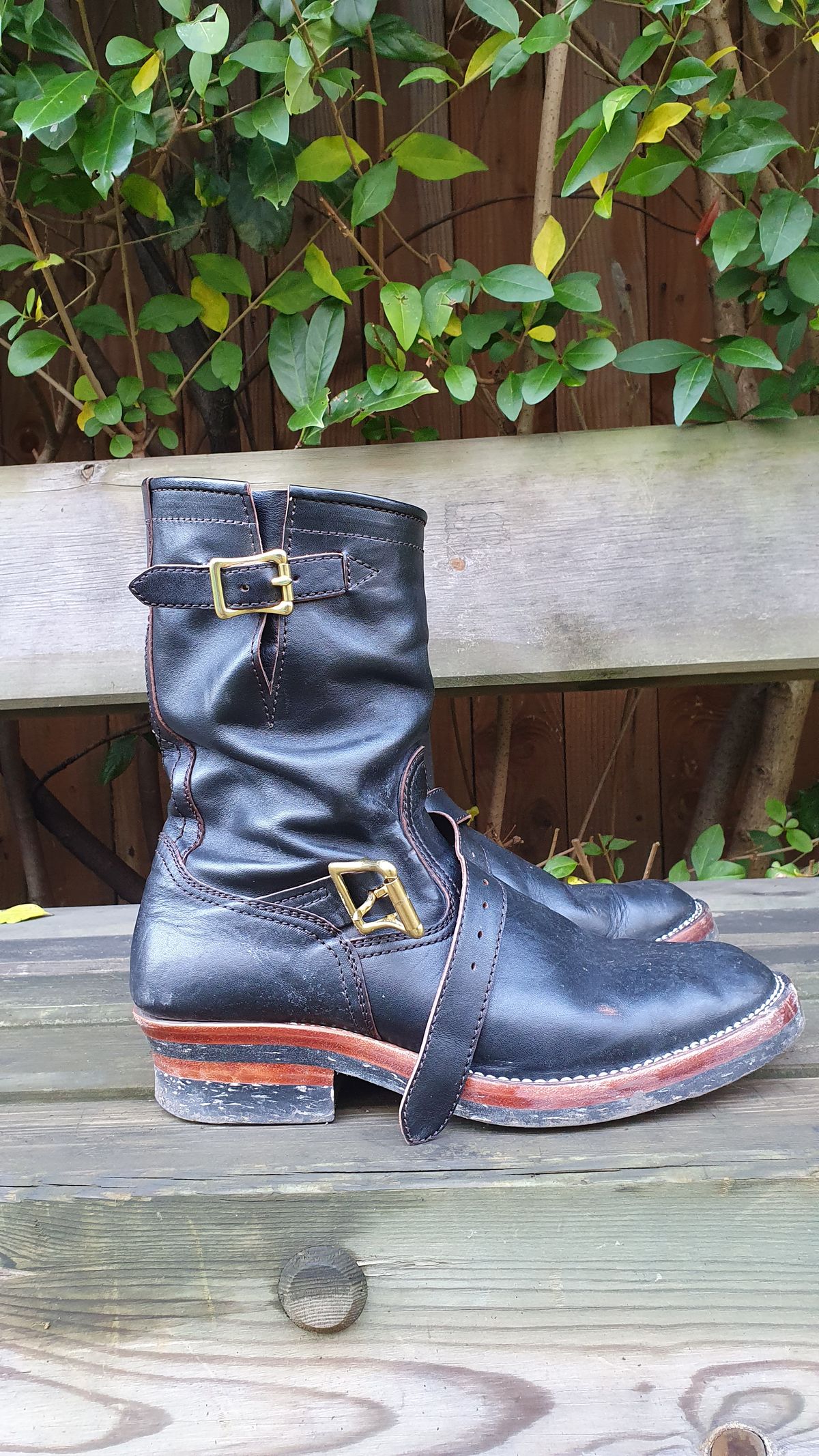 Photo by kudusole on January 2, 2023 of the Benzein The Keeper Engineer Boot in Shinki Black Latigo Teacore Horsehide.