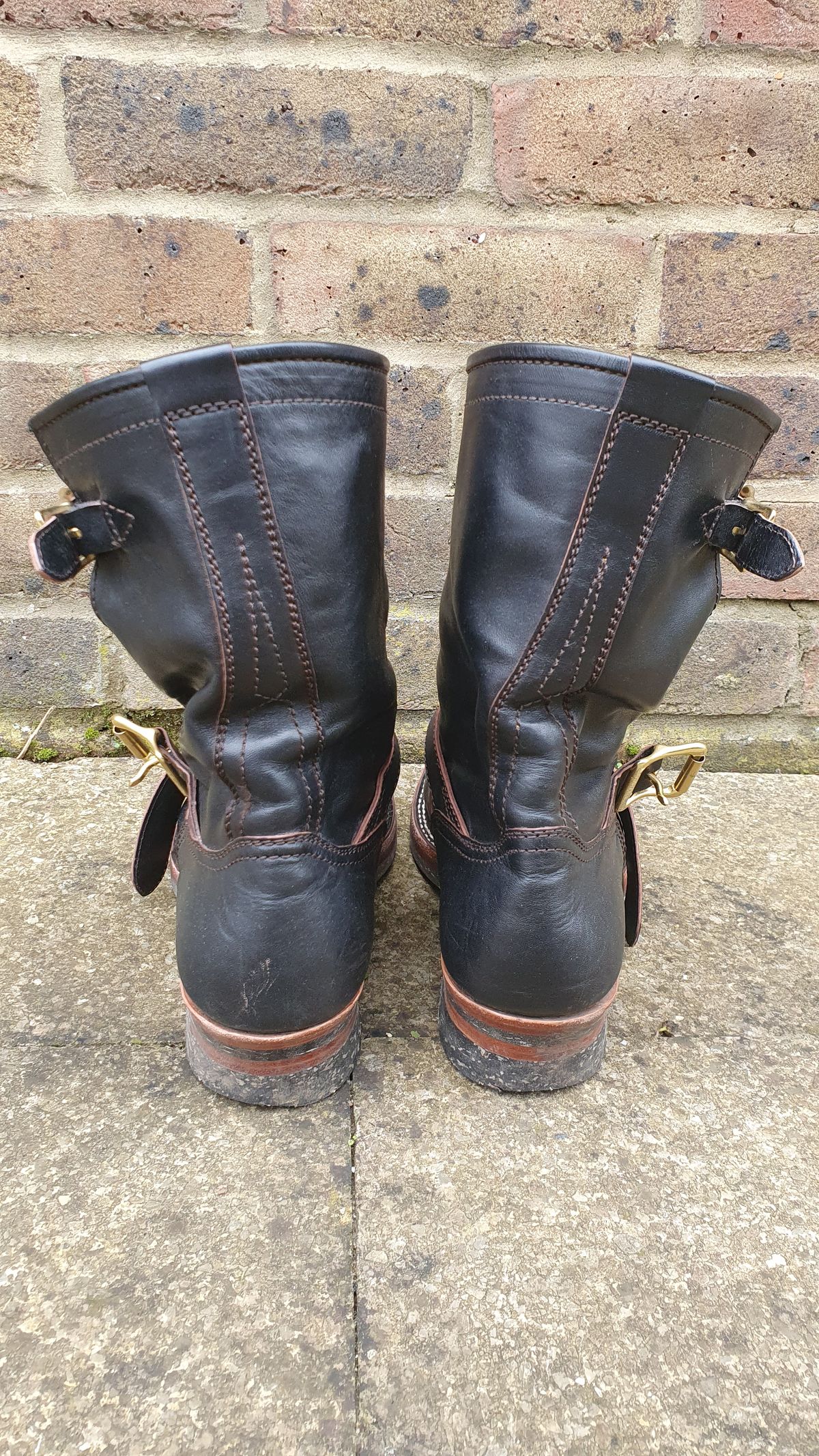 Photo by kudusole on February 2, 2023 of the Benzein The Keeper Engineer Boot in Shinki Black Latigo Teacore Horsehide.