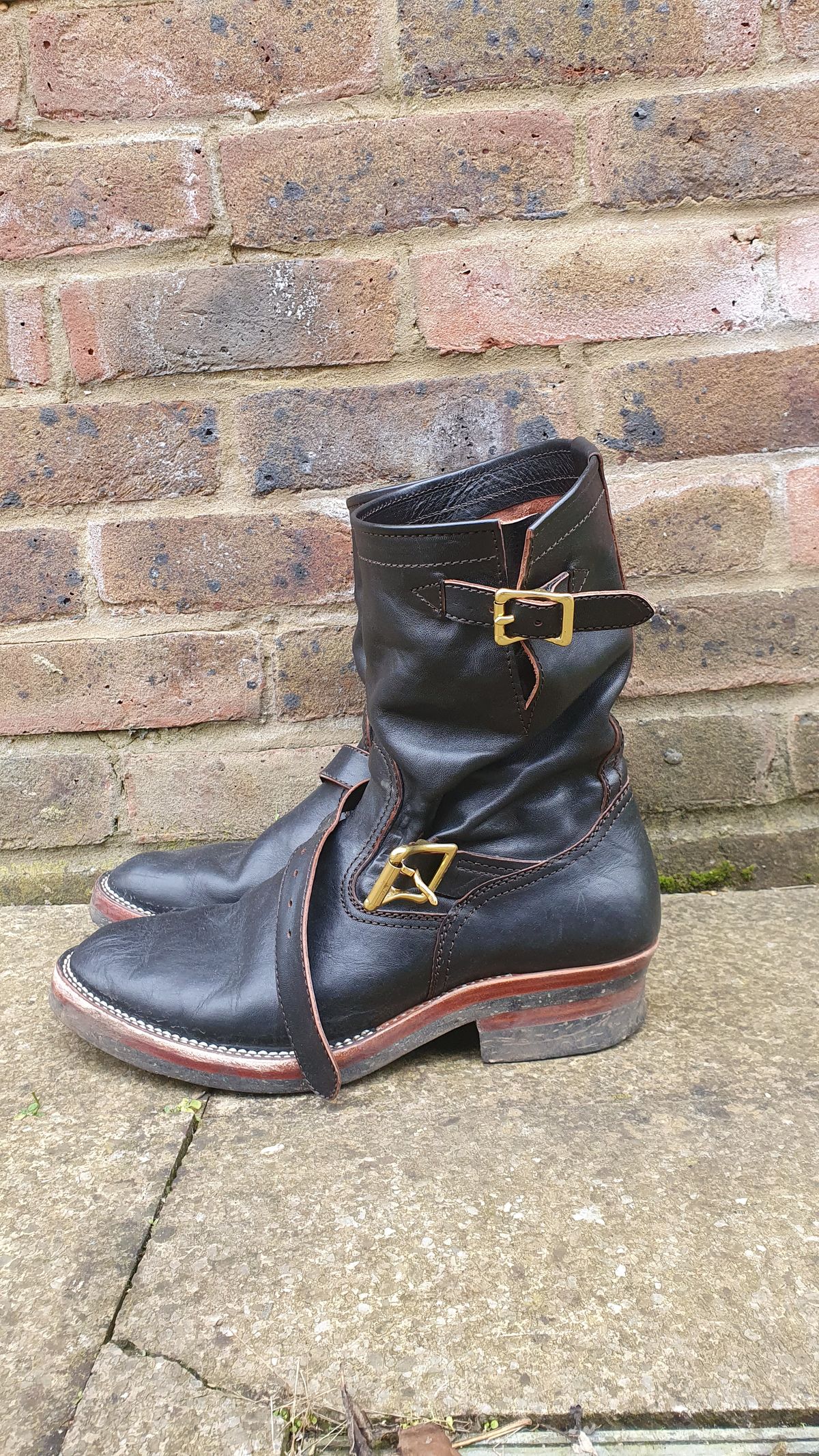 Photo by kudusole on February 2, 2023 of the Benzein The Keeper Engineer Boot in Shinki Black Latigo Teacore Horsehide.