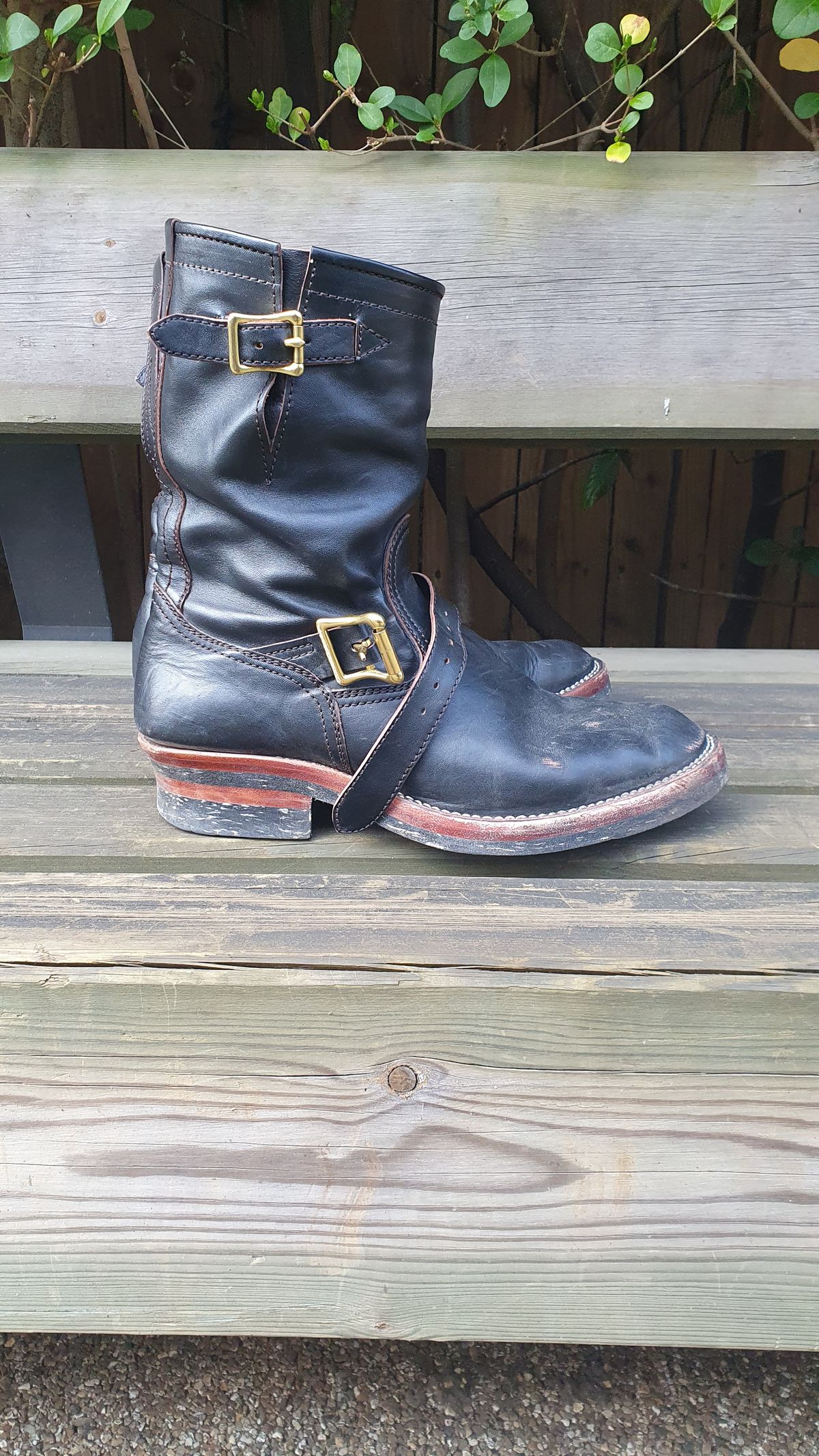Photo by kudusole on March 2, 2023 of the Benzein The Keeper Engineer Boot in Shinki Black Latigo Teacore Horsehide.