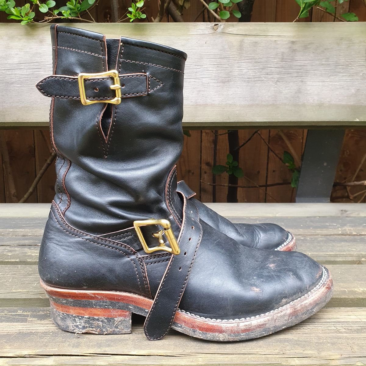Photo by kudusole on April 1, 2023 of the Benzein The Keeper Engineer Boot in Shinki Black Latigo Teacore Horsehide.