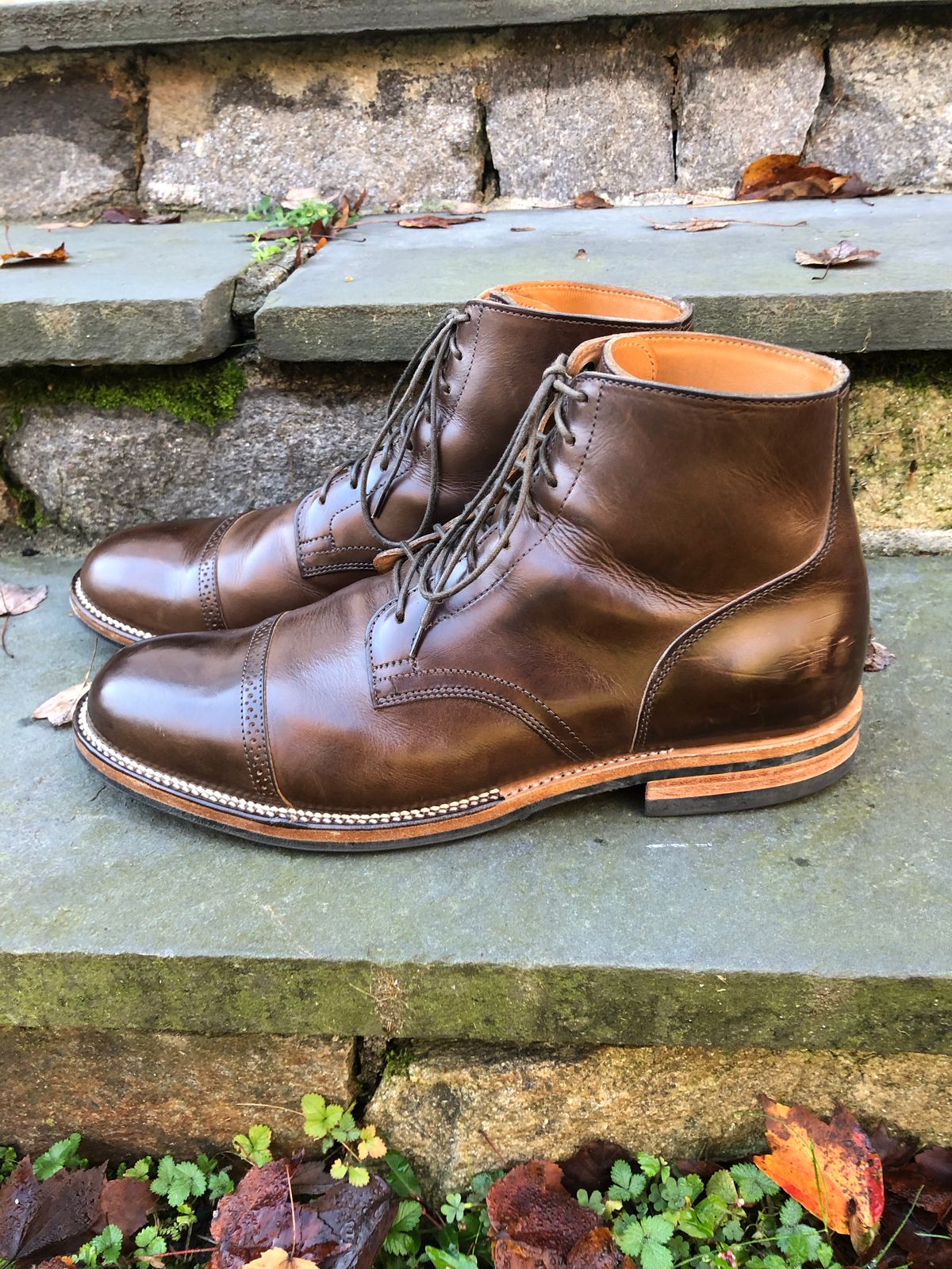 Photo by ELee.HTB.11D on November 2, 2022 of the Viberg Service Boot BCT in Guidi Olive Calf.