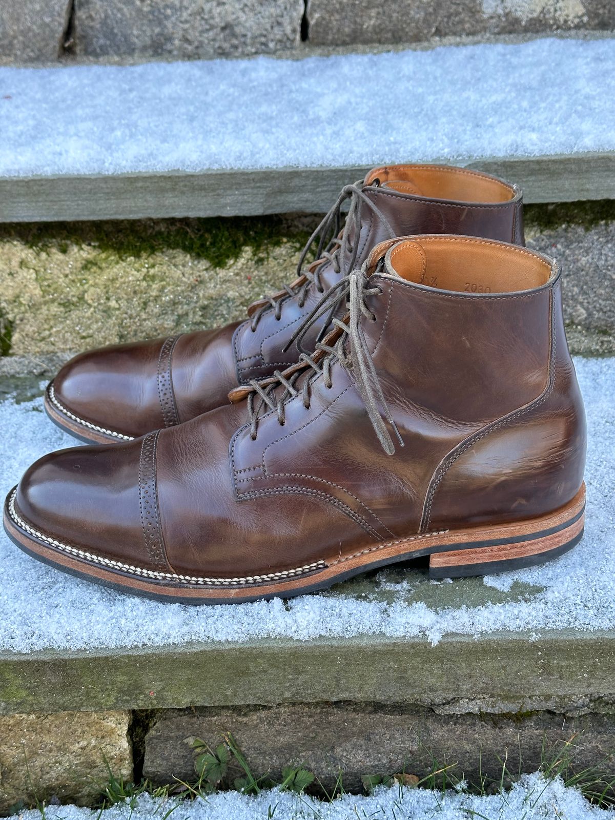 Photo by ELee.HTB.11D on February 1, 2023 of the Viberg Service Boot BCT in Guidi Olive Calf.