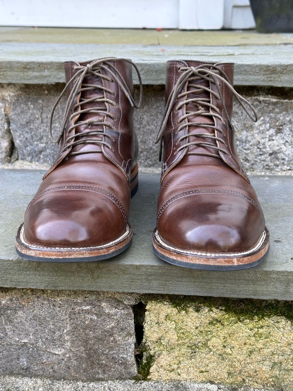 Photo by ELee.HTB.11D on March 1, 2023 of the Viberg Service Boot BCT in Guidi Olive Calf.