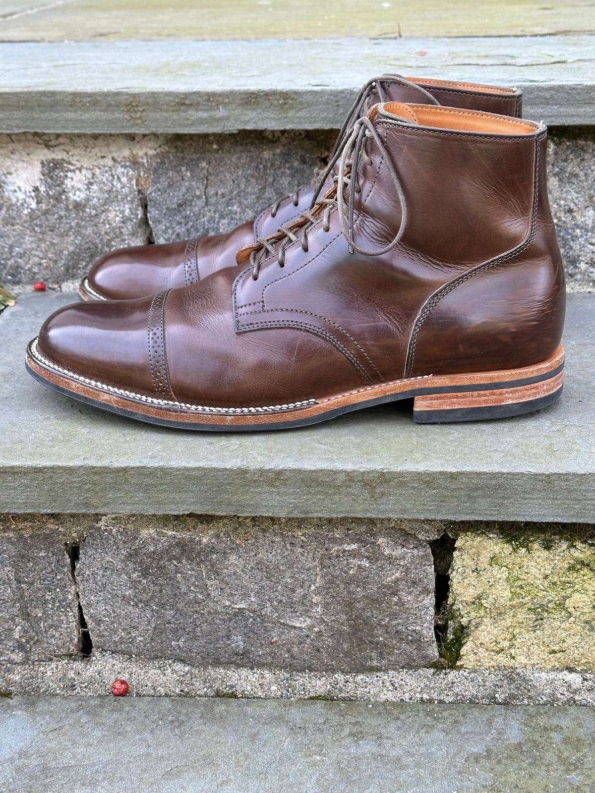 Photo by ELee.HTB.11D on March 1, 2023 of the Viberg Service Boot BCT in Guidi Olive Calf.