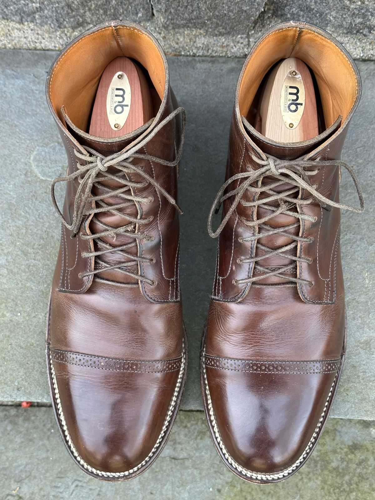 Photo by ELee.HTB.11D on March 1, 2023 of the Viberg Service Boot BCT in Guidi Olive Calf.