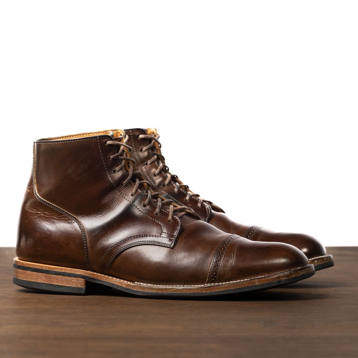 Photo by ELee.HTB.11D on April 3, 2023 of the Viberg Service Boot BCT in Guidi Olive Calf.