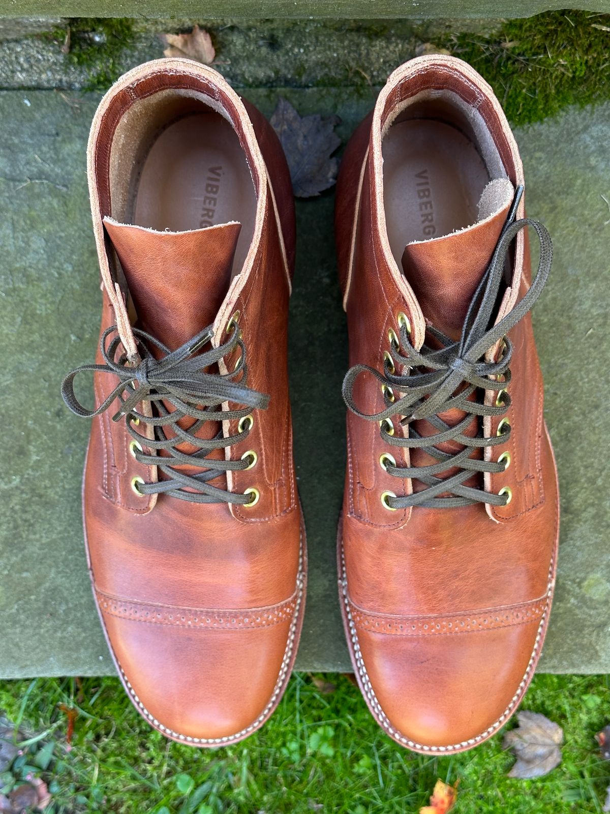 Photo by ELee.HTB.11D on October 9, 2023 of the Viberg Service Boot BCT in Horween Spice Dublin.
