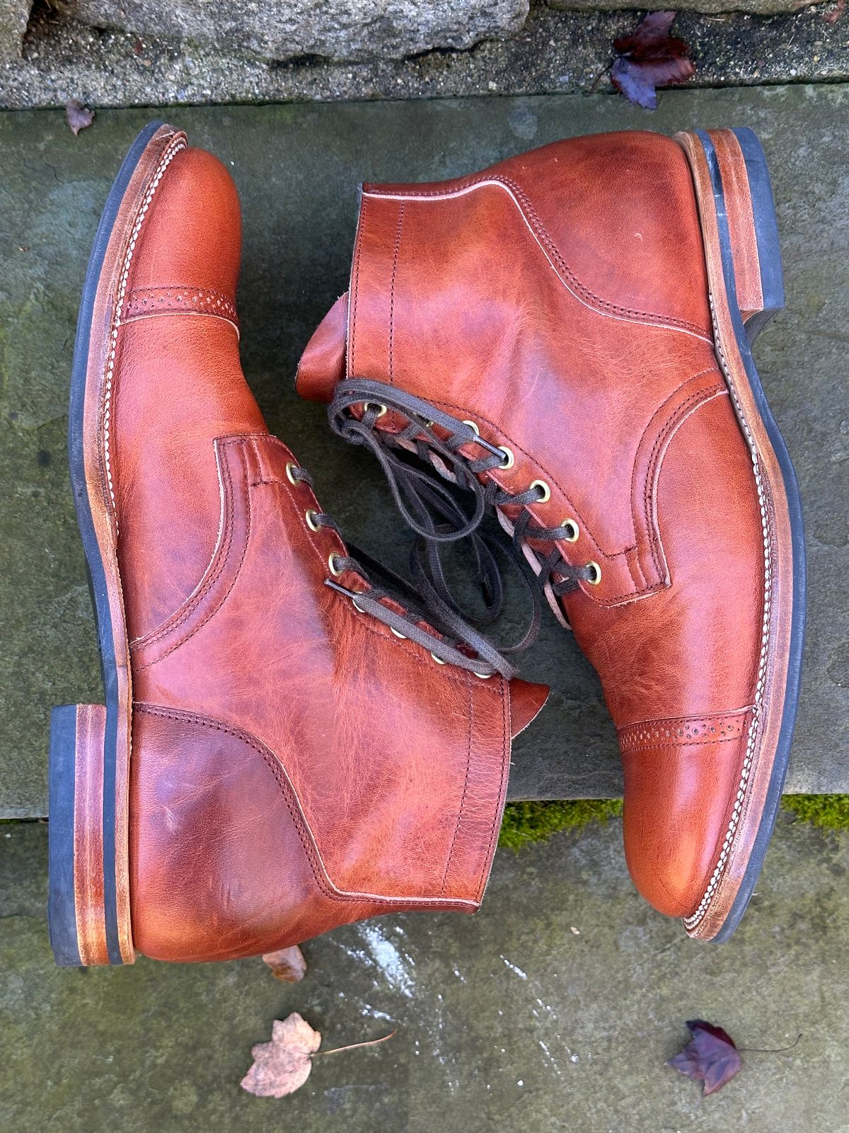 Photo by ELee.HTB.11D on November 3, 2023 of the Viberg Service Boot BCT in Horween Spice Dublin.